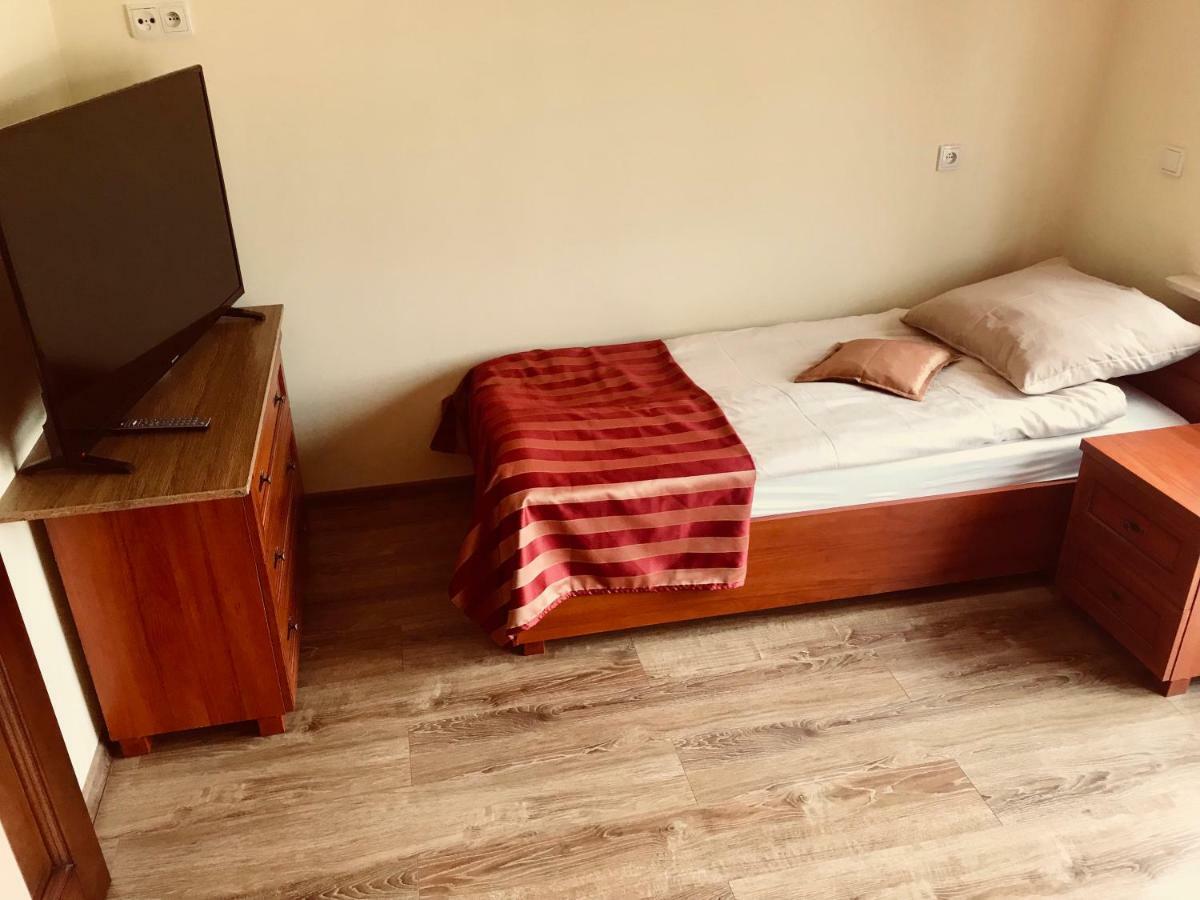 Apartamento Pensjonat Nad Struga Stryków Exterior foto